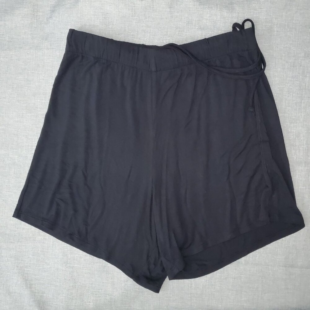 SKIMS Black Women's Shorts